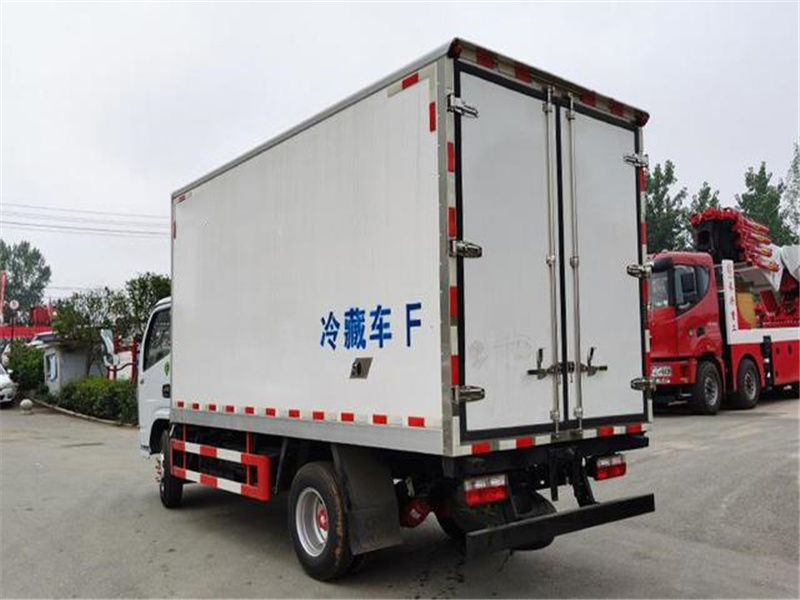 國(guó)六東風(fēng)多利卡D6冷藏車(chē)